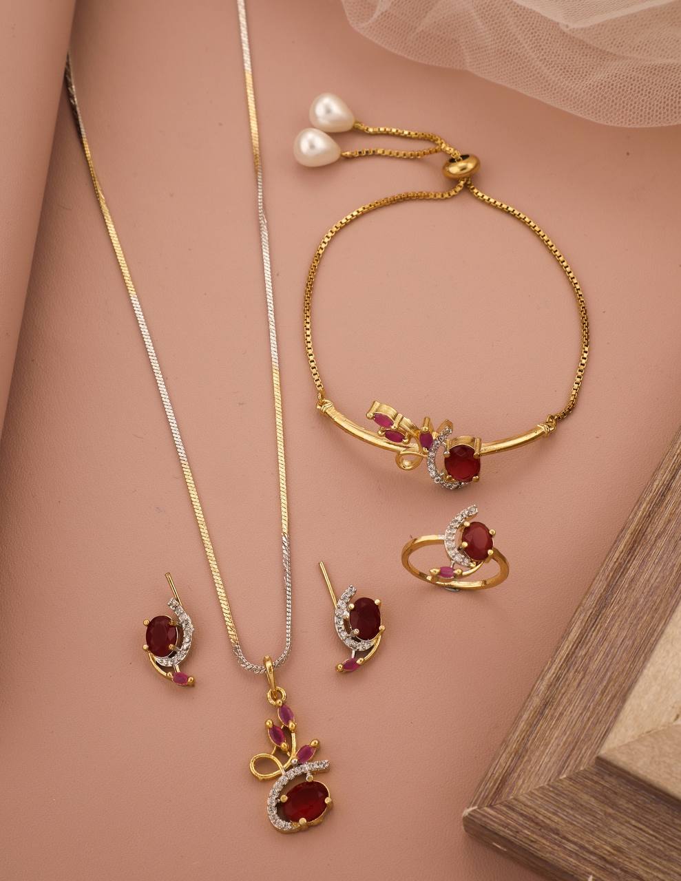 China Pendant Butti Set And Bracelet Combo set Wholesale Online